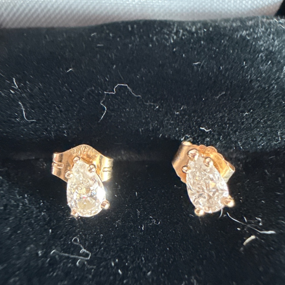 Diamond pear shaped, NWT, two beautiful matching studs of Lab created Diamonds.